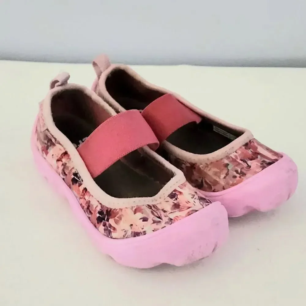 Crocs little girl size 9 pink